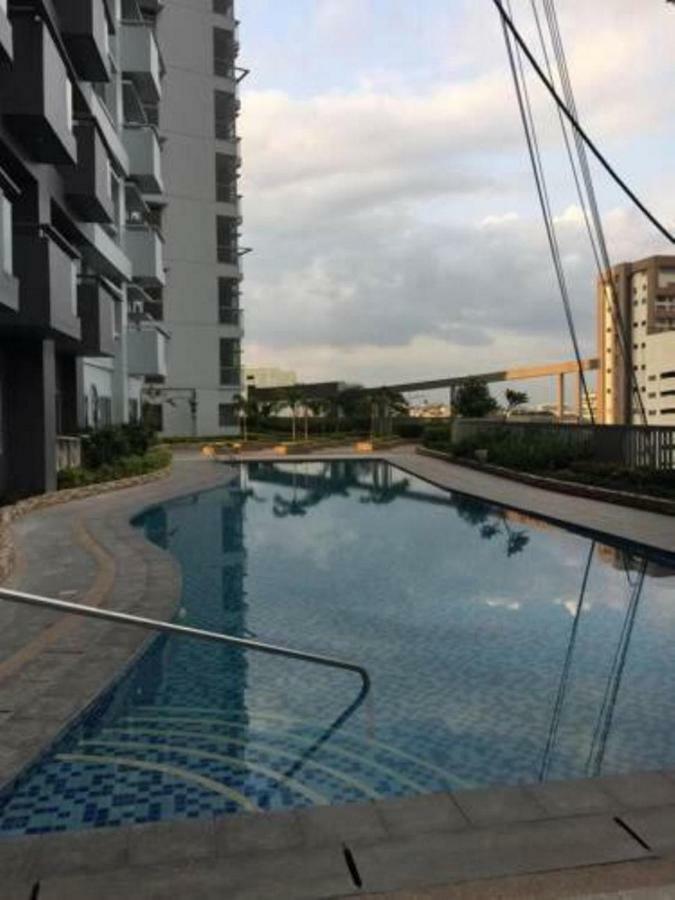 Cubao Manhattan Heights Unit 5A Tower C Quezon City Exterior photo