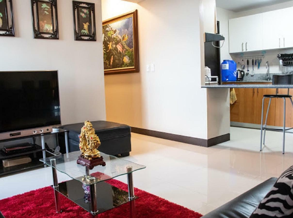 Cubao Manhattan Heights Unit 5A Tower C Quezon City Exterior photo