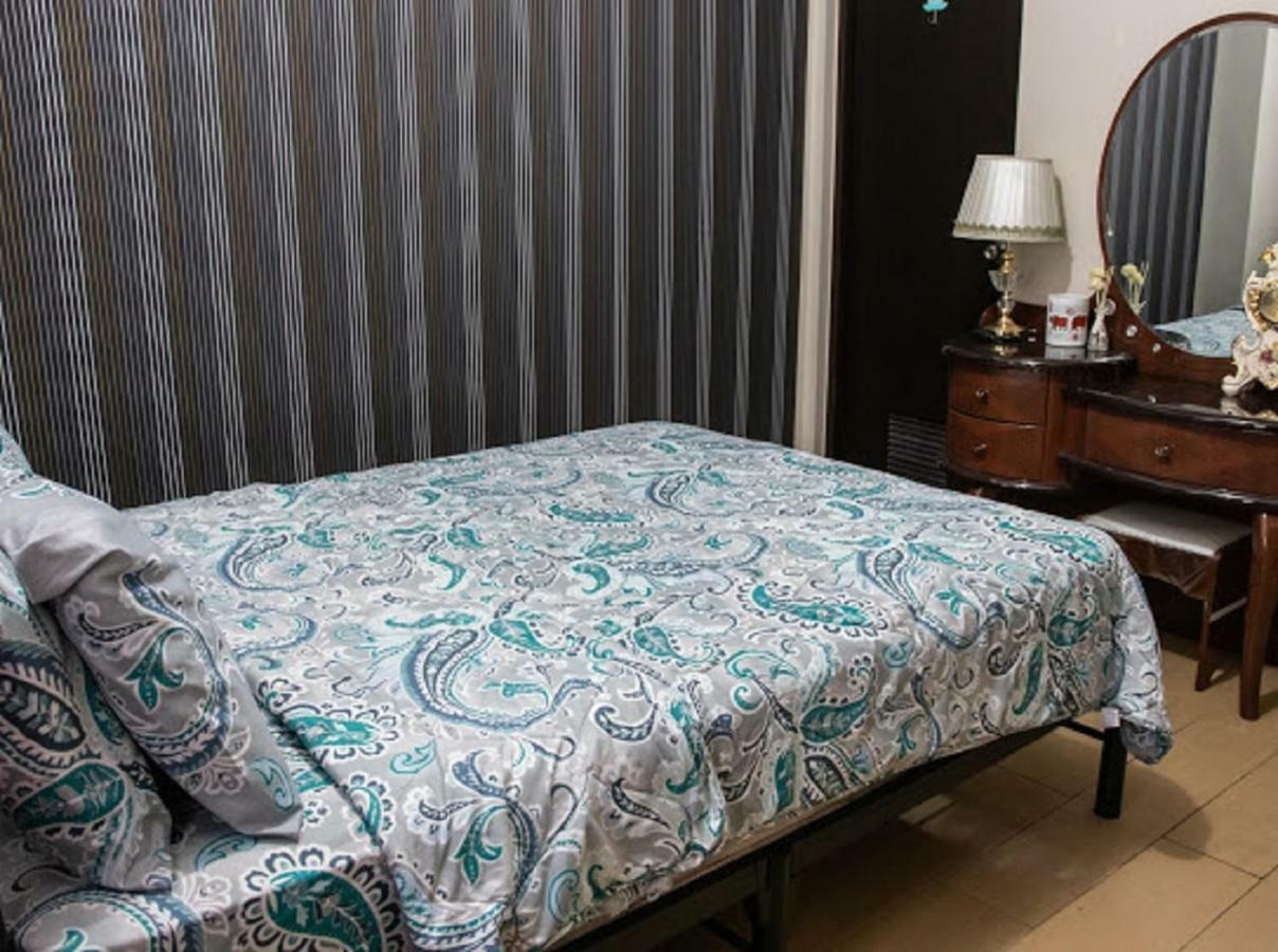 Cubao Manhattan Heights Unit 5A Tower C Quezon City Exterior photo